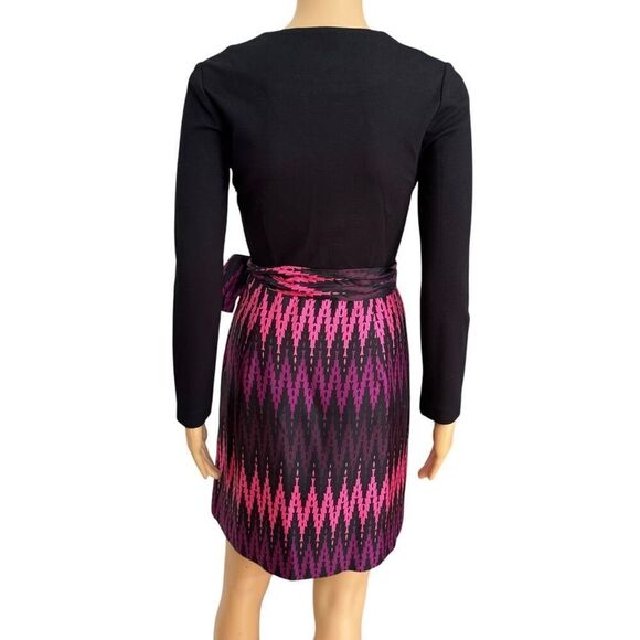 Milly Long Sleeve V Neck Belted Mini Dress 100% silk bottom size 2 - Picture 3 of 8
